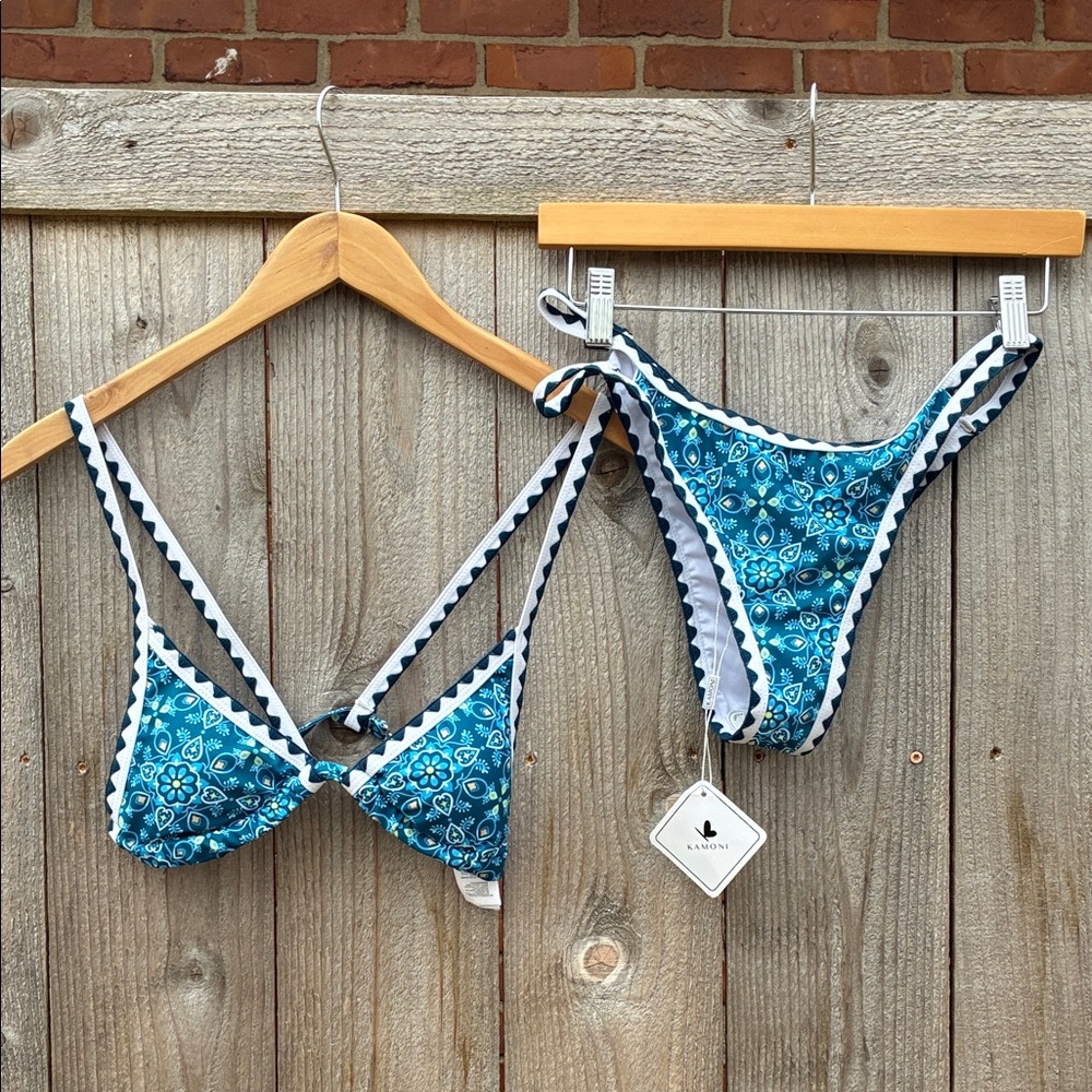 Blue And White Patterned Bikini Set - image 1